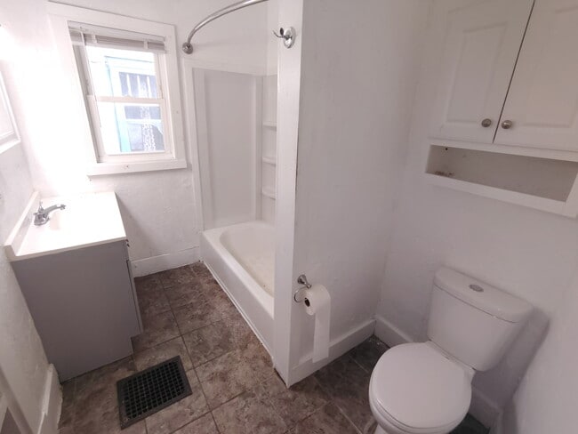 Photo - 1031 Hendricks St