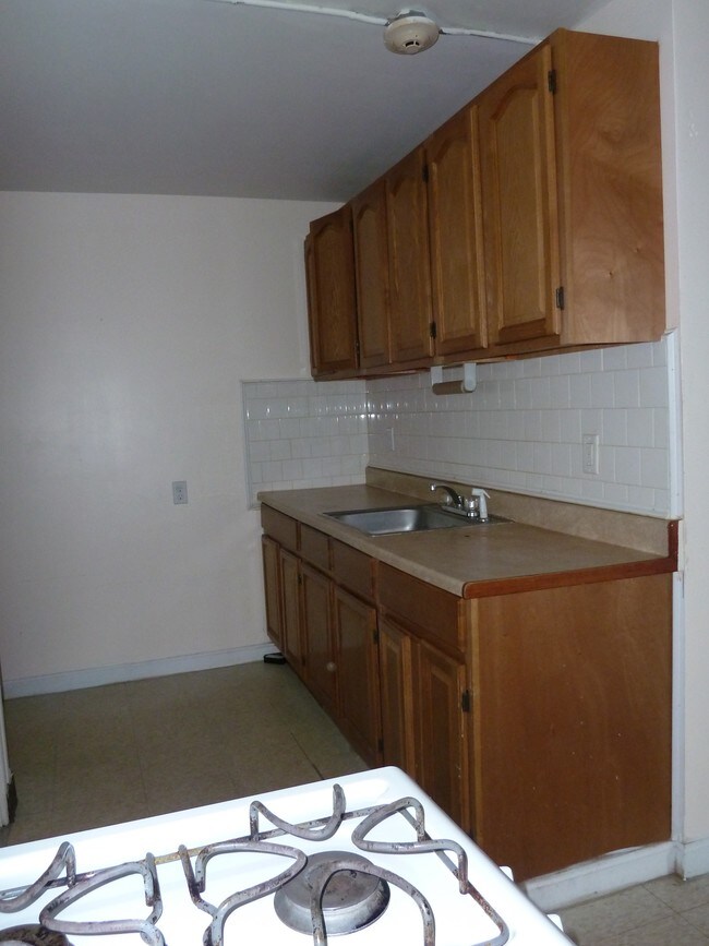 Photo - 288 Manton Ave