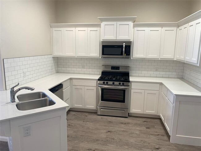 Photo - 4700 Enclave Ln
