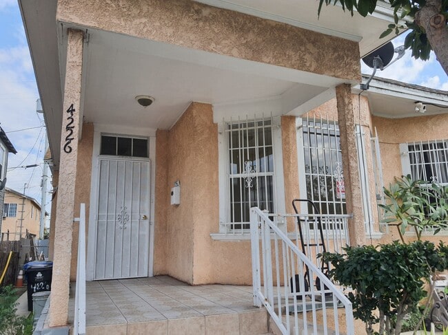 Photo - 4226 Wall St Unit 4226