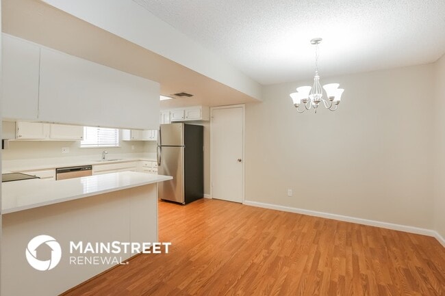 Photo - 2807 N 45th Dr