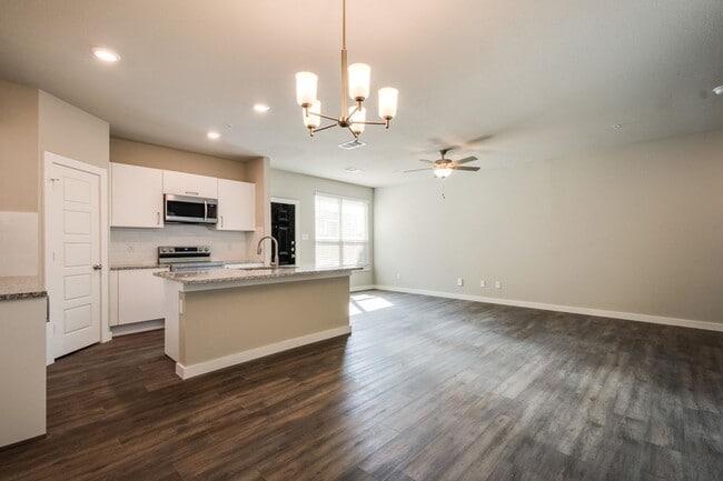 Photo - GORGEOUS 2 BEDROOM FOUR PLEX LOCATED IN MI...