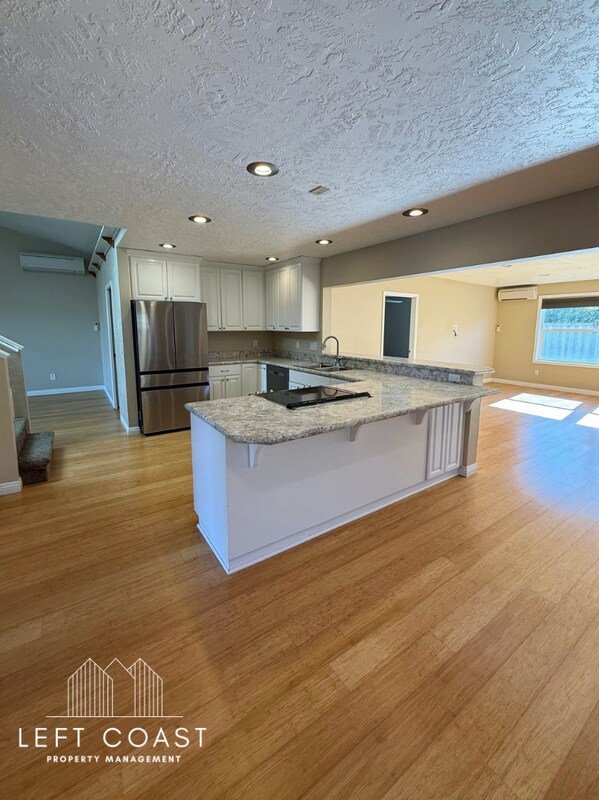 Photo - 935 SW 7th St