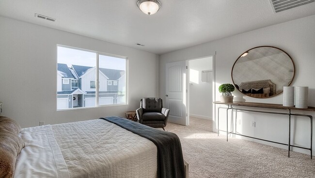 Master Bed - 571 W 1520 S Townhome
