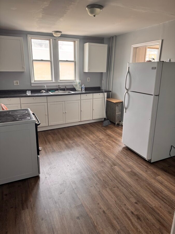 Apt 102 unit 3 - Apt 102 unit 3