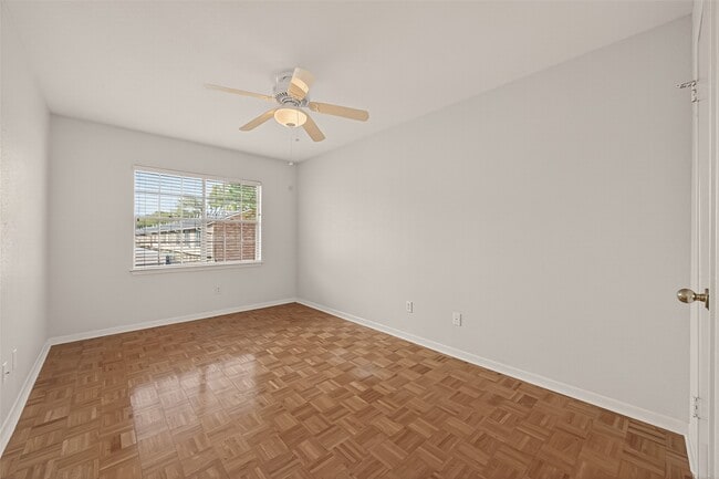 Photo - 6404 Burgoyne Rd Unidad 159