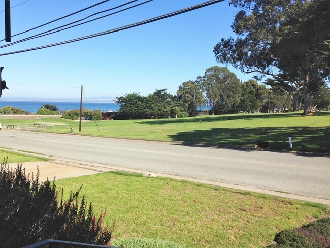 Photo - Spacious 2 Bedroom Home with Ocean Views