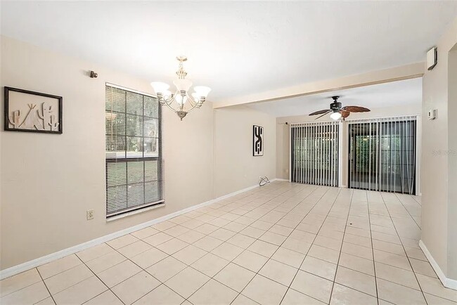 Photo - 911 SW 57th Ter