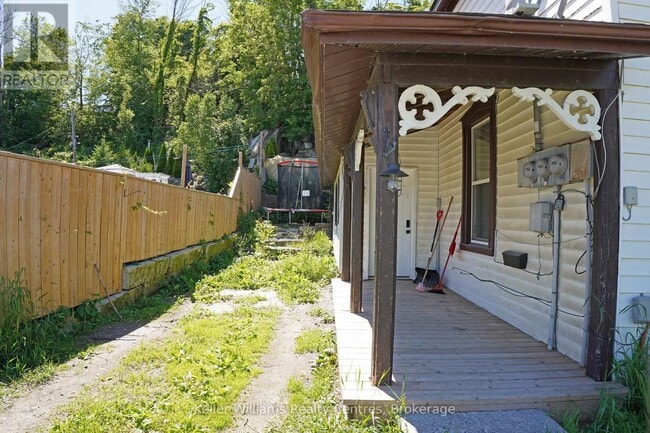 Photo - 726 Berford St