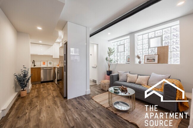 Photo - 941 W Carmen Ave Unit 002