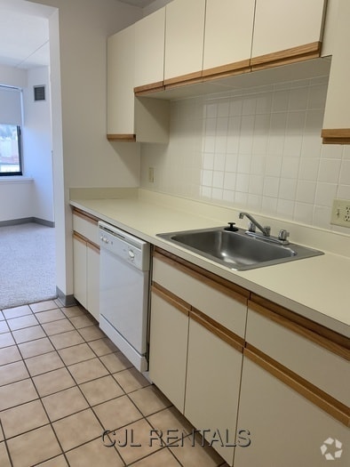 Building Photo - 35 Vine St Unit 400 Rental