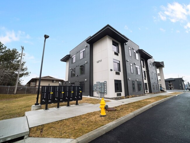 Flats on 4th Apartments