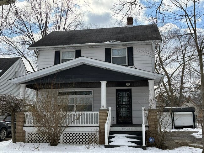 Building Photo - 17407 Woodbury Ave