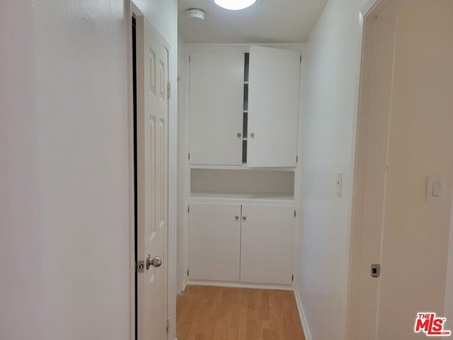 Photo - 320 S Hobart Blvd Unit 8