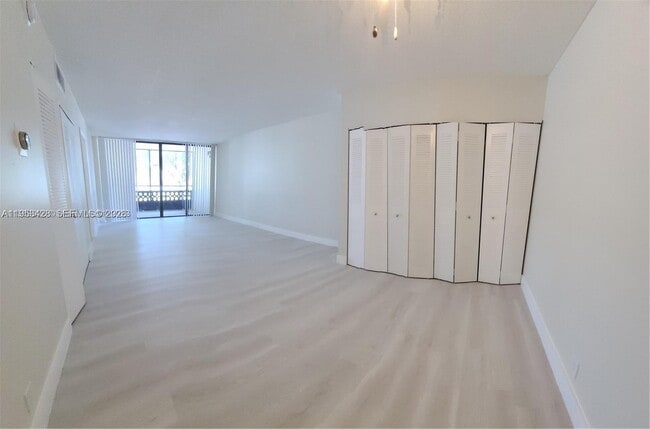 Building Photo - 4222 Inverrary Blvd Unit 4108