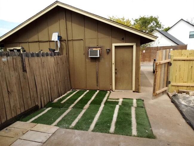 Photo - 1400 W Braker Ln