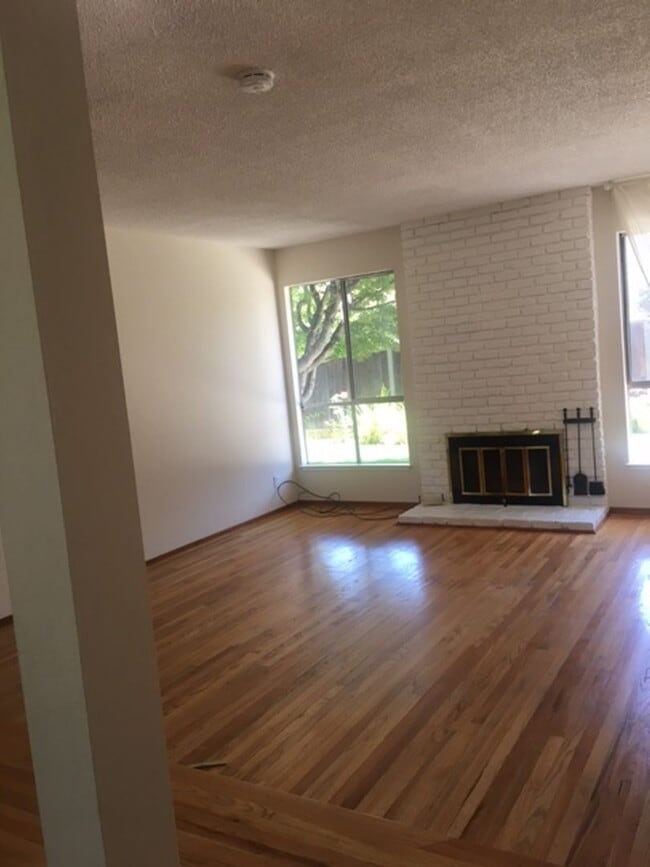 Photo - Single Family Home 3 Bedroom 2 Bath Corner Lot