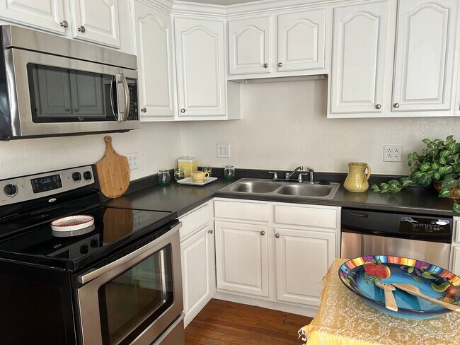 Photo - 208 S Lincoln St Unidad A