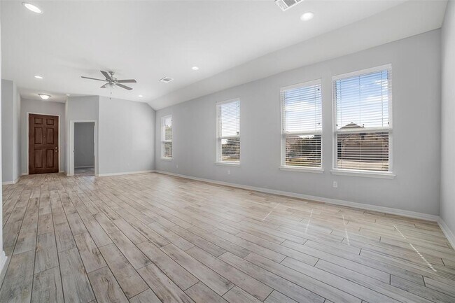 Photo - 925 Centerra Hills Cir