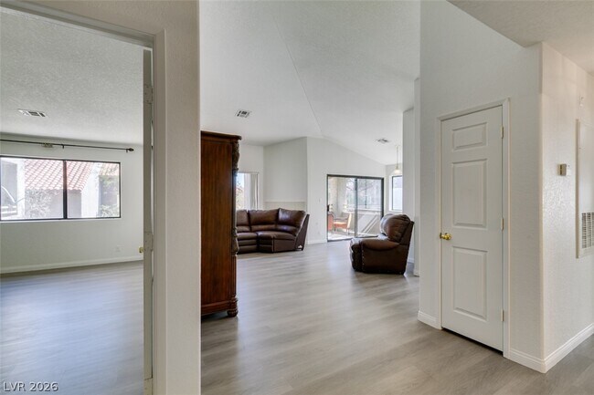 Photo - 5054 S Rainbow Blvd Unidad 202