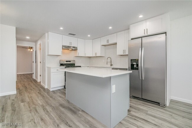 Photo - 1300 Estero Blvd Unidad 205