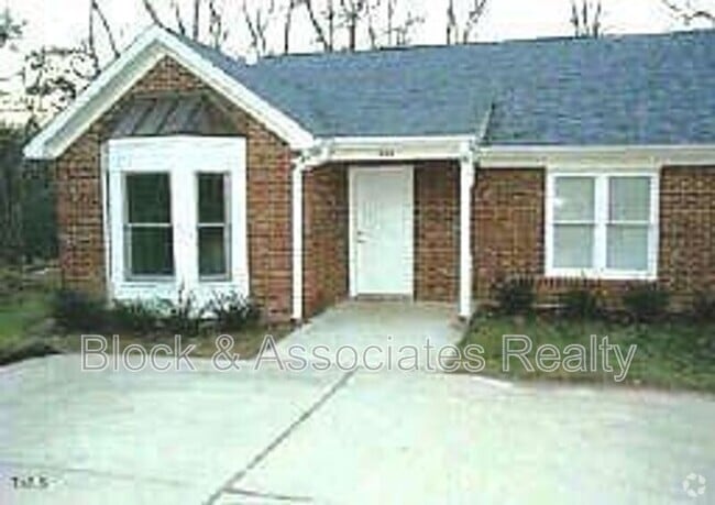 Building Photo - 404 Creekway Dr Rental