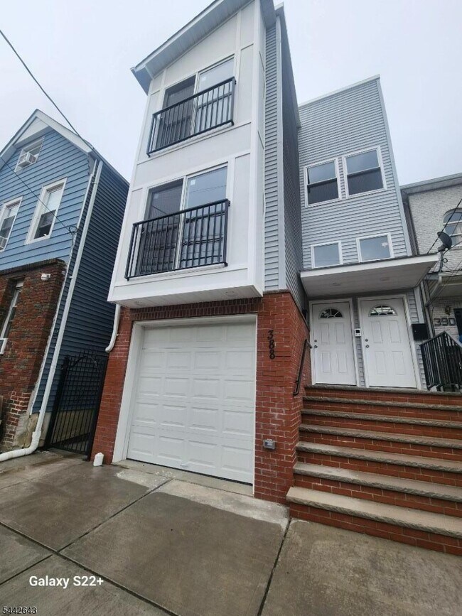 Building Photo - 388 S 9th St Unit 1