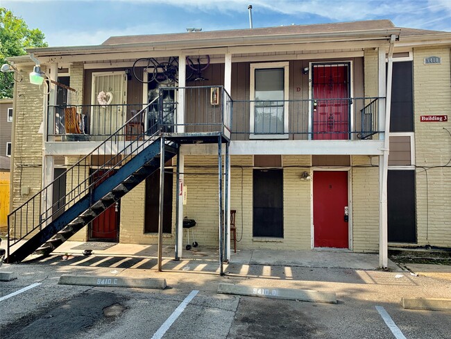 Building Photo - 9410 Grannis St Unit A