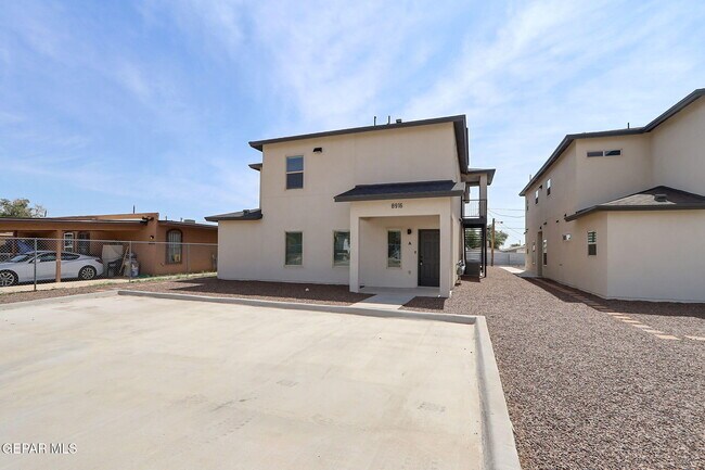 Building Photo - 8916 Norton St Unit B Rental