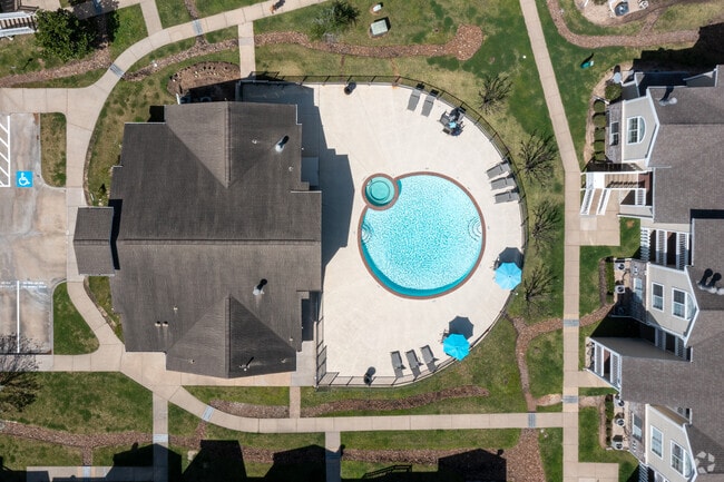 Building Photo - The Park at Woodmoor