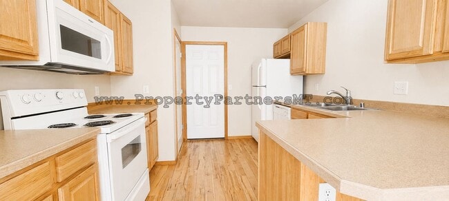 Photo - Very Nice 3 Bed 2.5 Bath Town house in River Rock Subdivision!