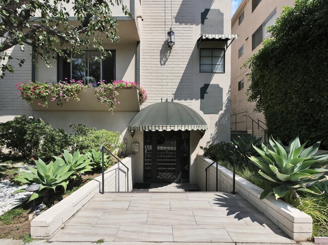 Building Photo - 144 N Wetherly Dr Unit 144 N. WETHERLY APARTMENT