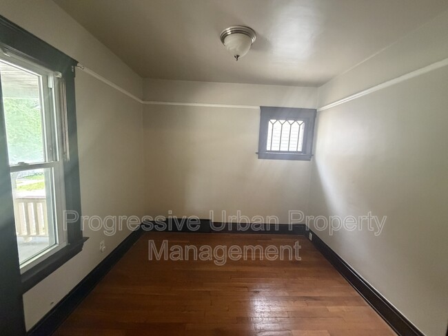 Photo - 10324 Bernard Ave