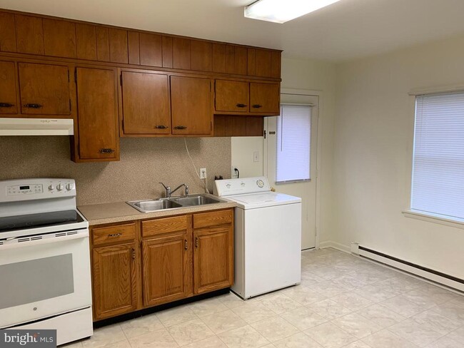 Photo - 11 Edward Dr