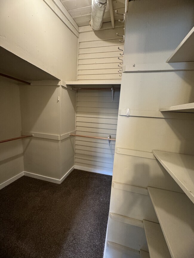 Photo - 302 N Burleson St