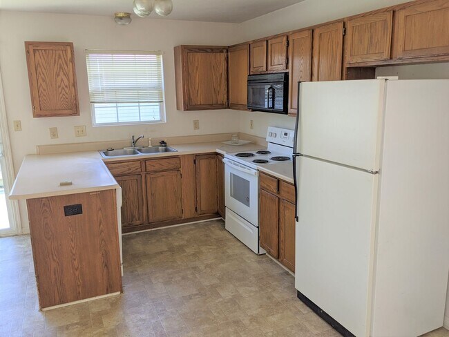 Photo - Spacious 2 bed 2 bath duplex in Franklin Indiana!