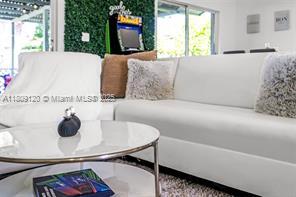 Photo - 1020 SW 8th St