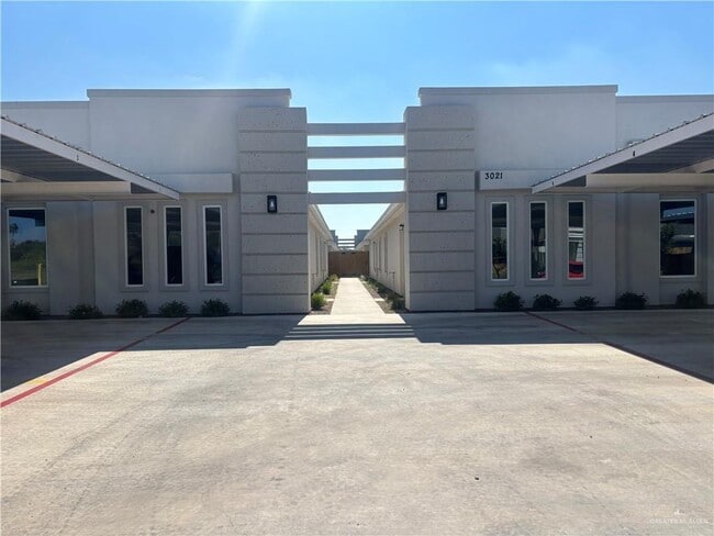 Building Photo - 8 Briggs Rd Unit 2