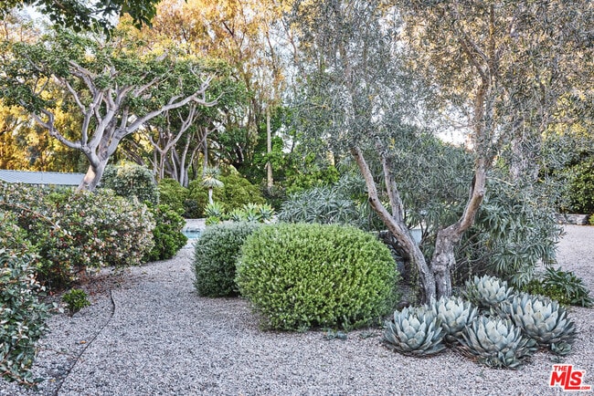 Photo - 6715 Fernhill Dr