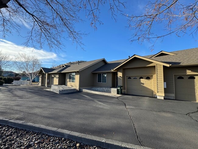 Photo - 2062 NE Chanel Ct Unit #4