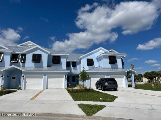 Building Photo - 3930 Playa Del Sol Dr Unit 201