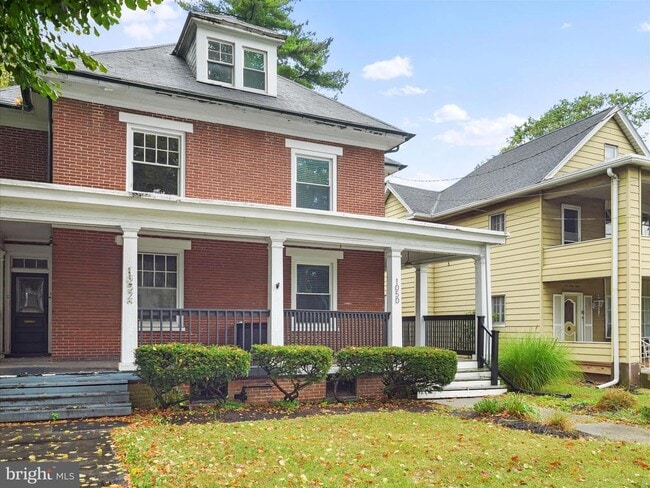 Photo - 1050 Edgar Ave