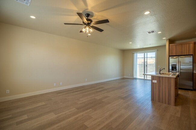 Photo - Newer Townhome Near Utah Tech