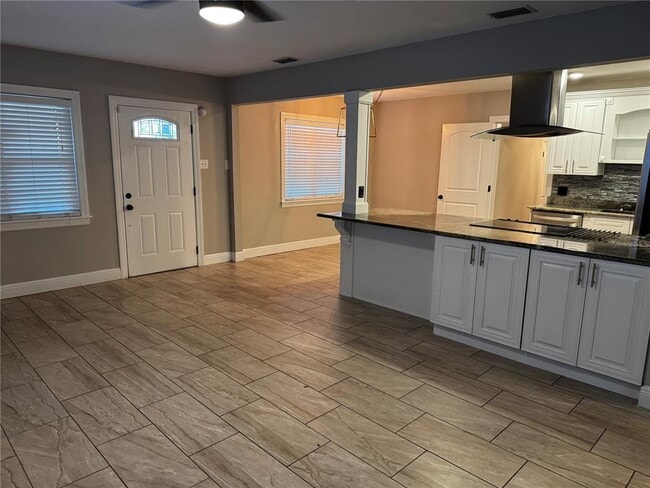 Photo - 3115 S Manhattan Ave