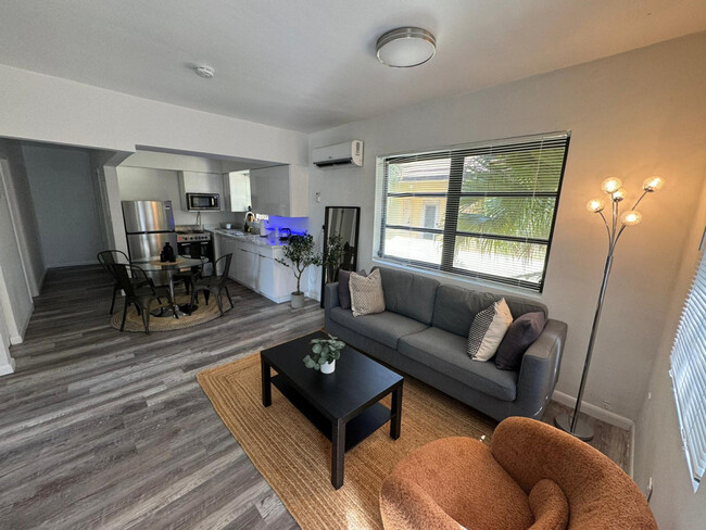 Building Photo - 2635 SW 24th Ave Rental