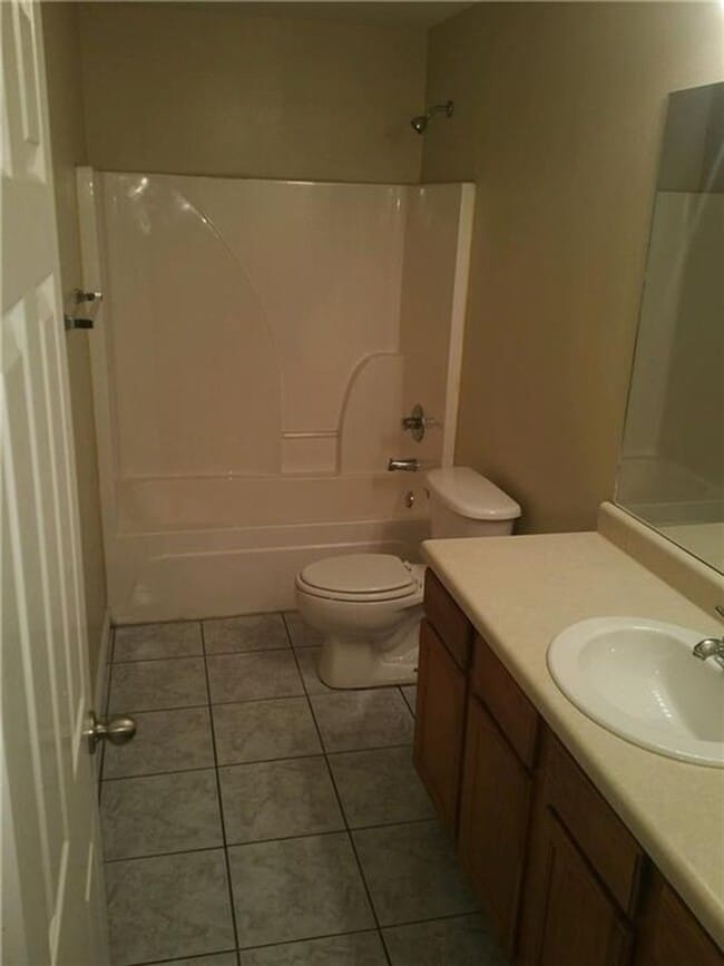 Photo - 233-233 Graystone Cir Unit 231 Graystone