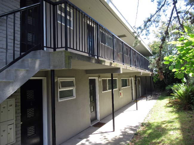 Photo - 2349 W Newton St