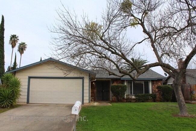 Spacious 4 bedroom home - Spacious 4 bedroom home