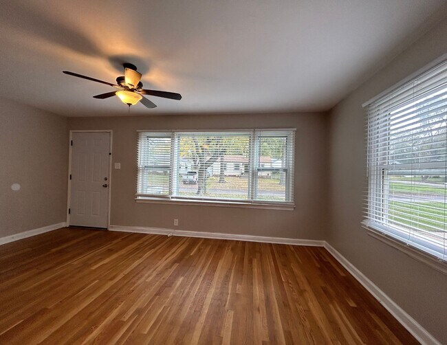 Photo - 1337 Odessa Dr