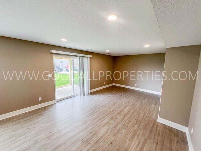 Photo - 4-Bedroom, 3.5-Bath Home with Walkout Finished Basement in Norwalk